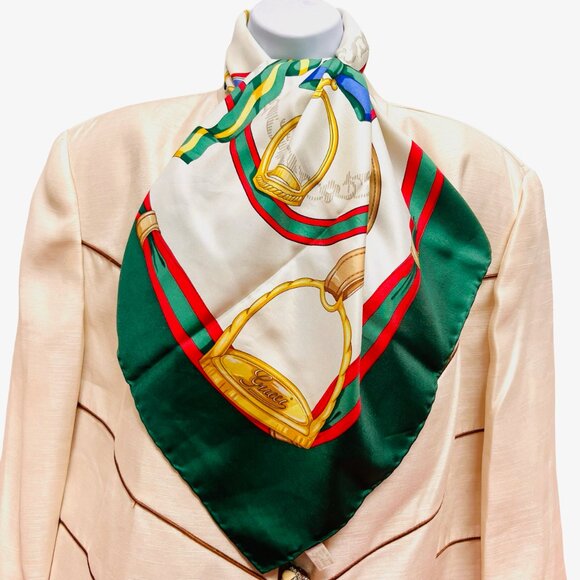 Vintage Gucci 100% Silk Satin Scarf 34" Ivery Green Red Bow Italy Made (45) - Picture 11 of 15